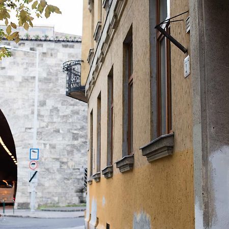 Castle Trees Apartment Budapest Luaran gambar