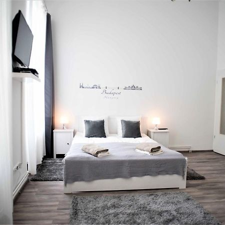 Castle Trees Apartment Budapest Luaran gambar