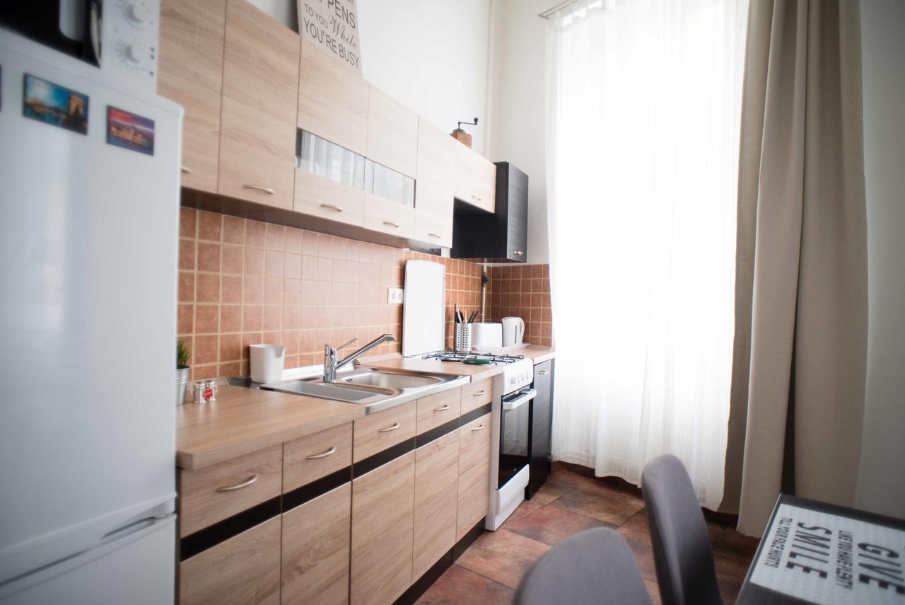 Castle Trees Apartment Budapest Luaran gambar