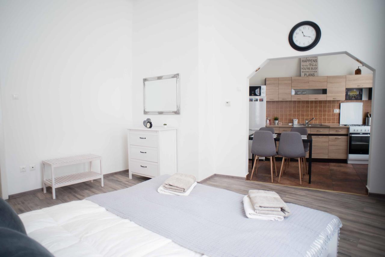 Castle Trees Apartment Budapest Luaran gambar