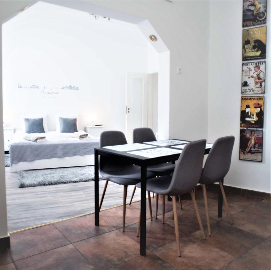 Castle Trees Apartment Budapest Luaran gambar